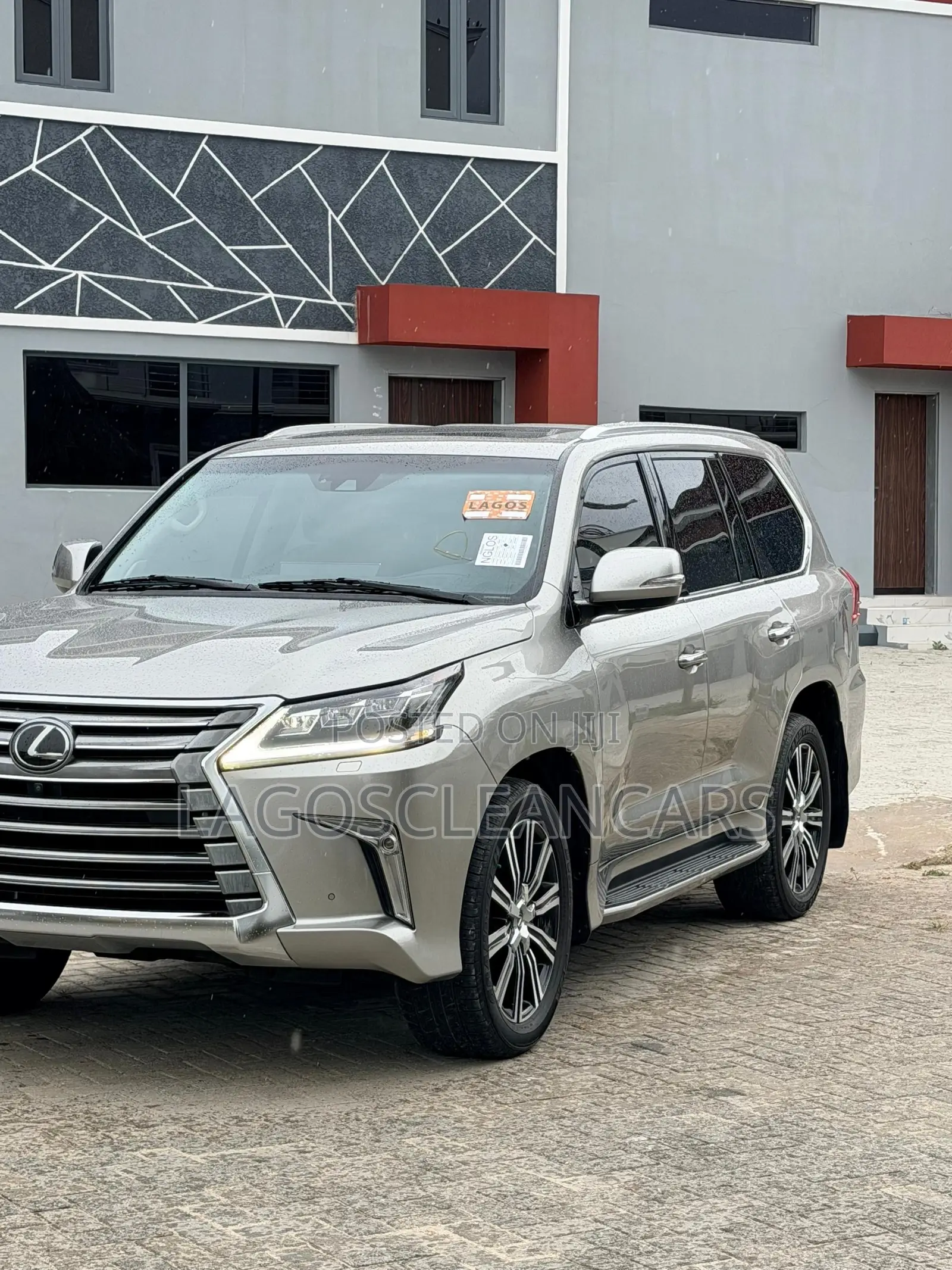 Lexus LX 570 (5 seats) AWD 2018 Silver