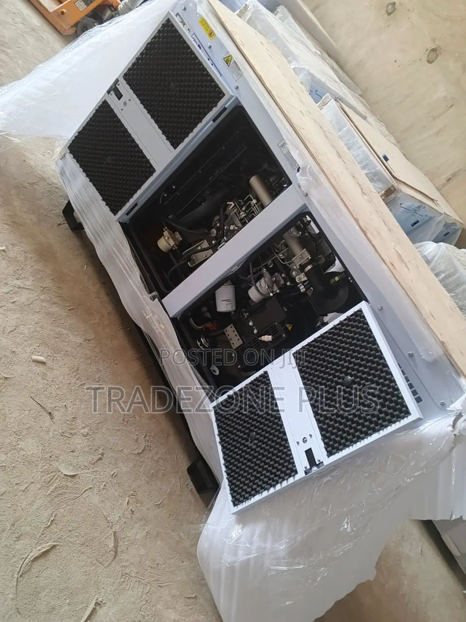 Perkins 20kVA Soundproof Generator for Offices Commercial Spaces