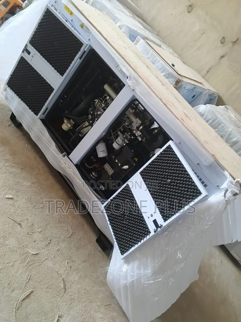 Perkins 20kVA Soundproof Generator for Offices Commercial Spaces