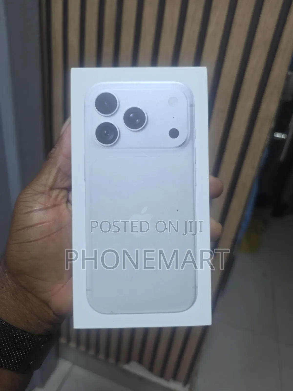 New Apple iPhone 18 Pro 1 TB Silver
