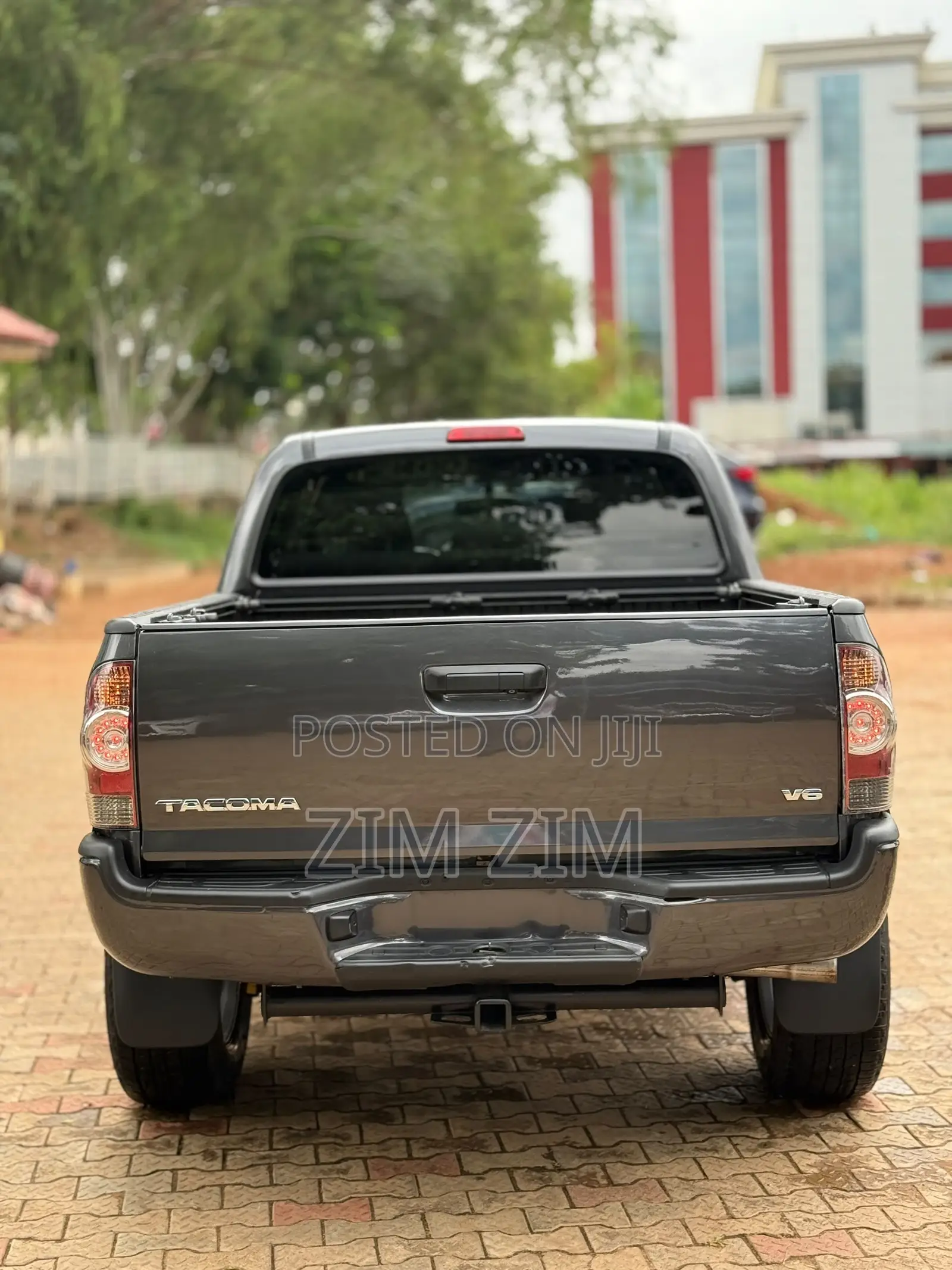 Toyota Tacoma Double Cab 4x2 PreRunner Long Bed 4.0L V6 5-Speed Auto