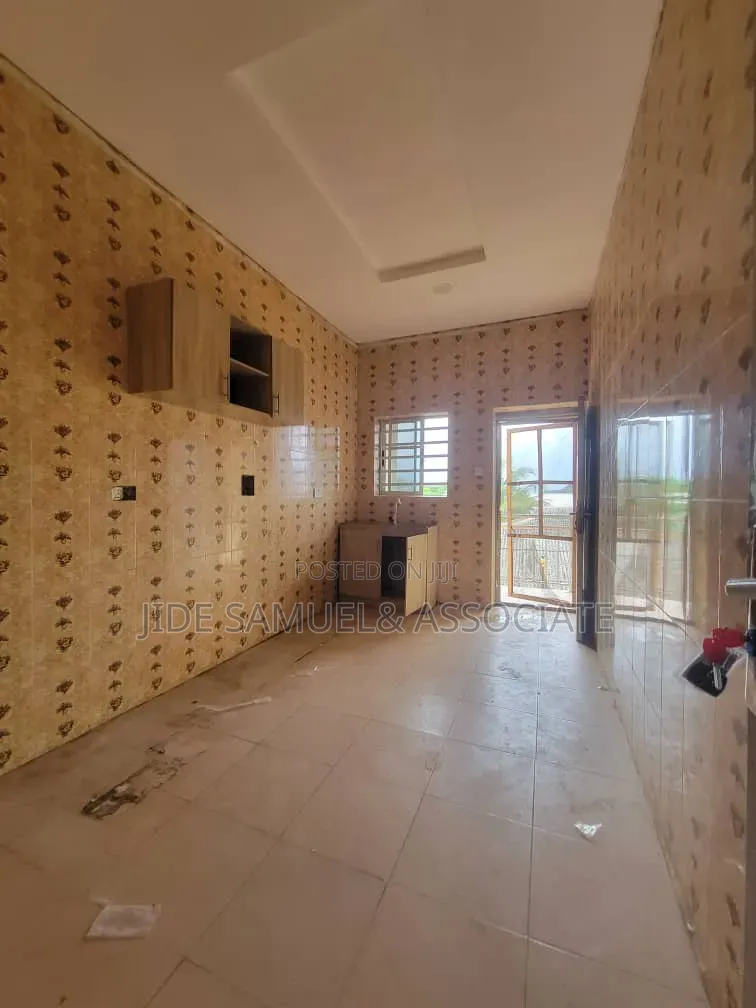 Furnished 3bdrm Block of Flats in Ayobo for rent