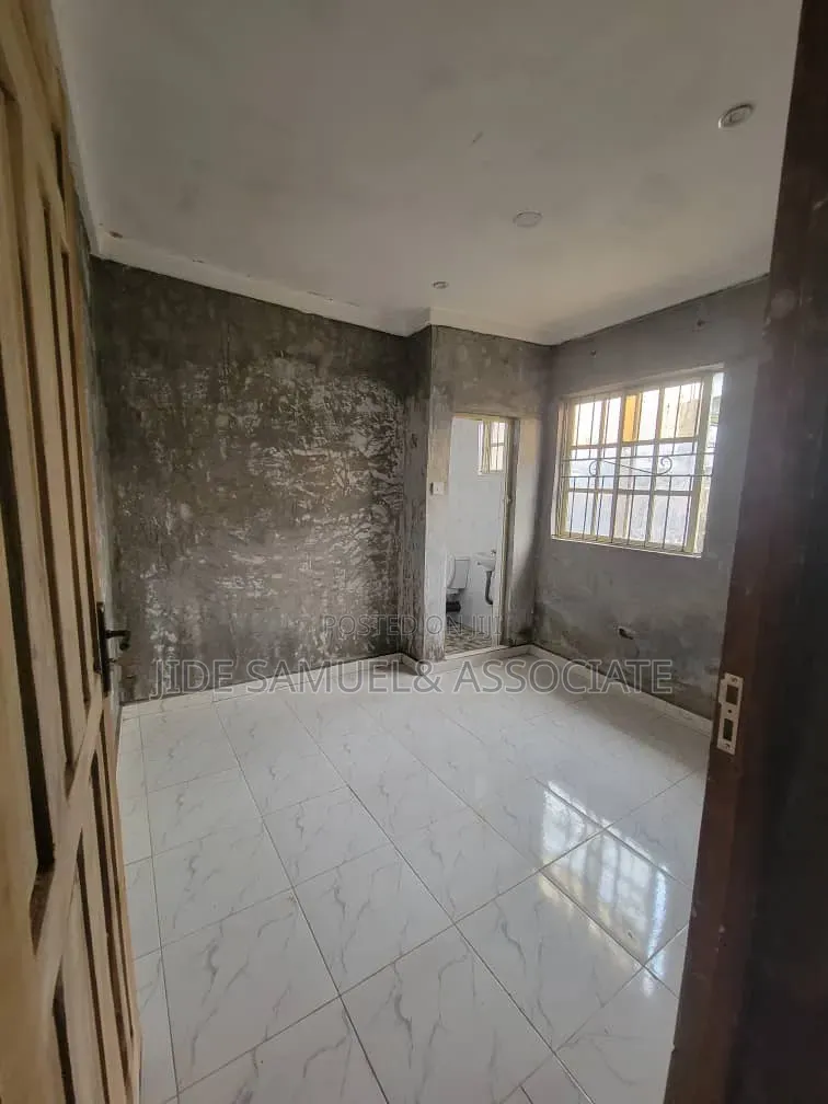 Furnished Mini Flat in Ayobo for rent