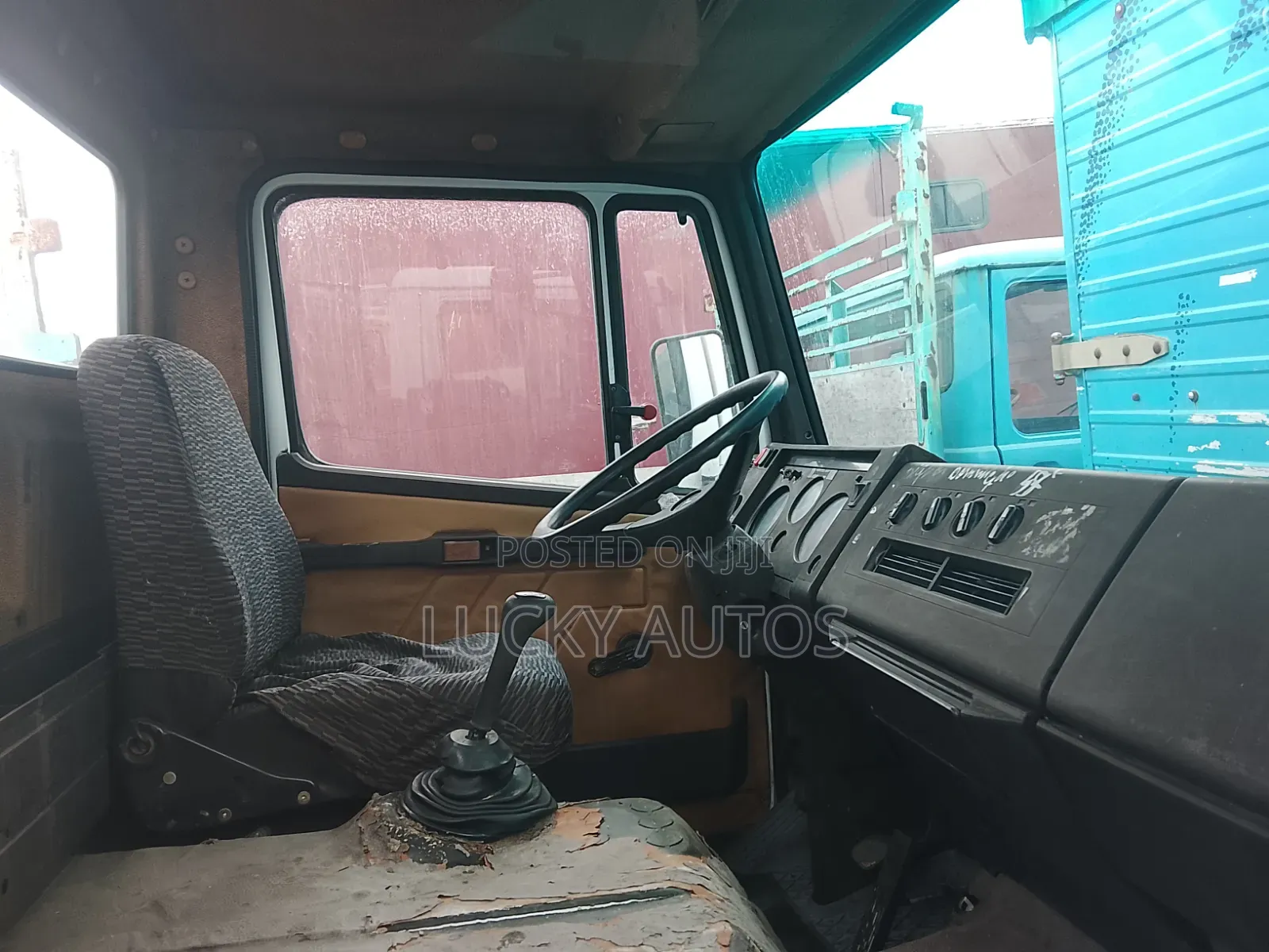 Mercedes-Benz Low-Bed Trucks 2000 White