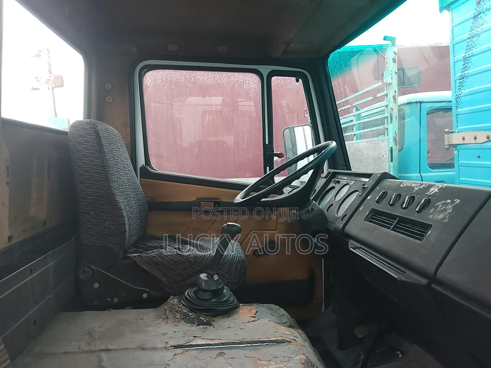 Mercedes-Benz Low-Bed Trucks 2000 White