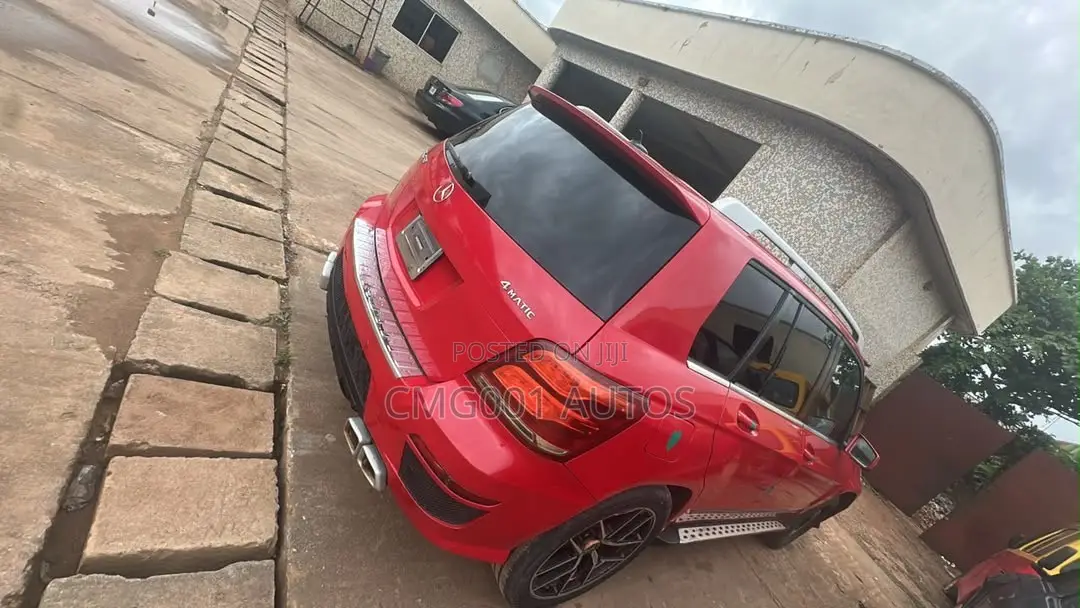 Mercedes-Benz GLK-Class 2010 Red