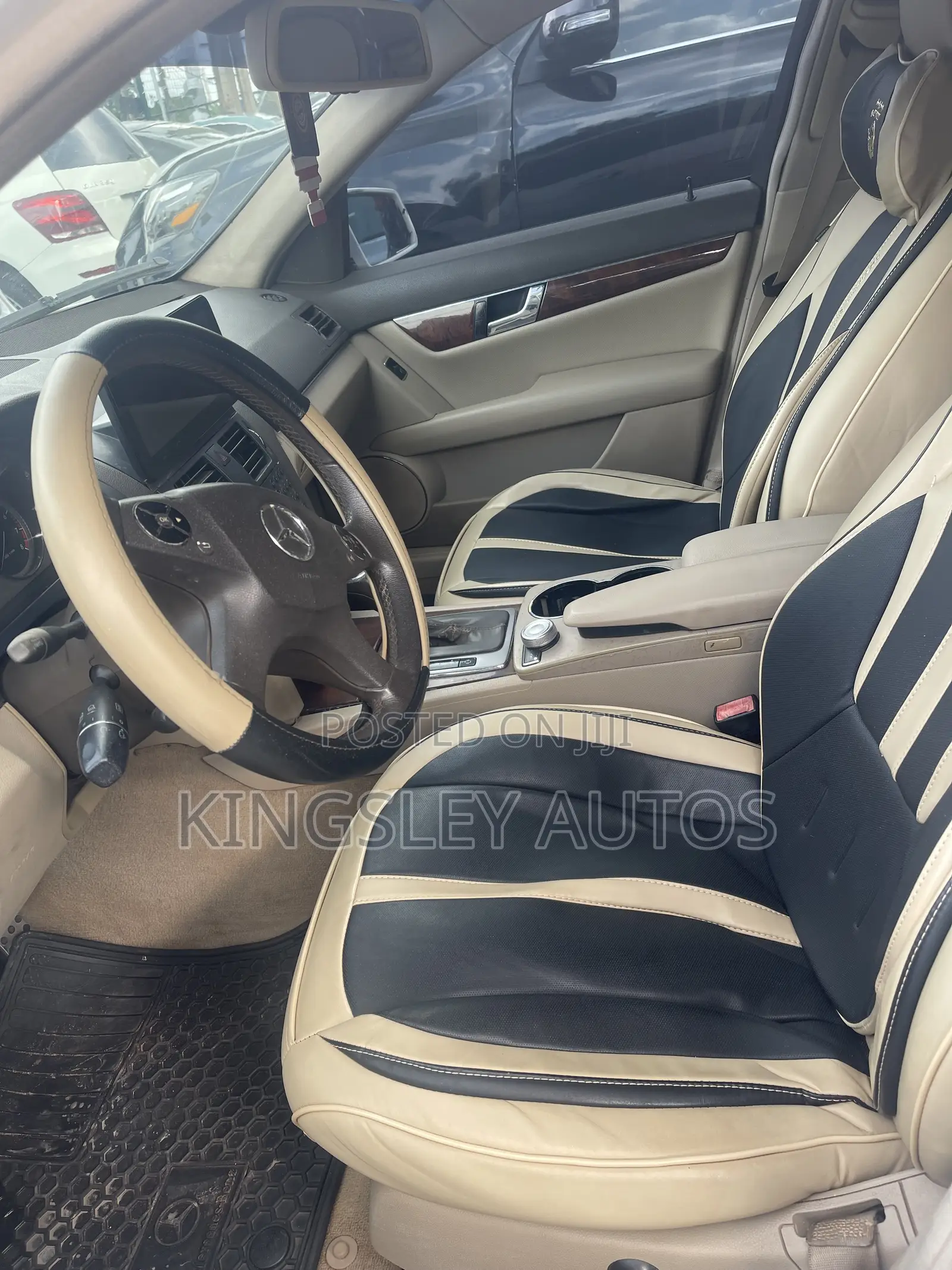 Mercedes-Benz C300 Sport 4Matic Sedan AWD (3.0L 6cyl 7A) 2011 White