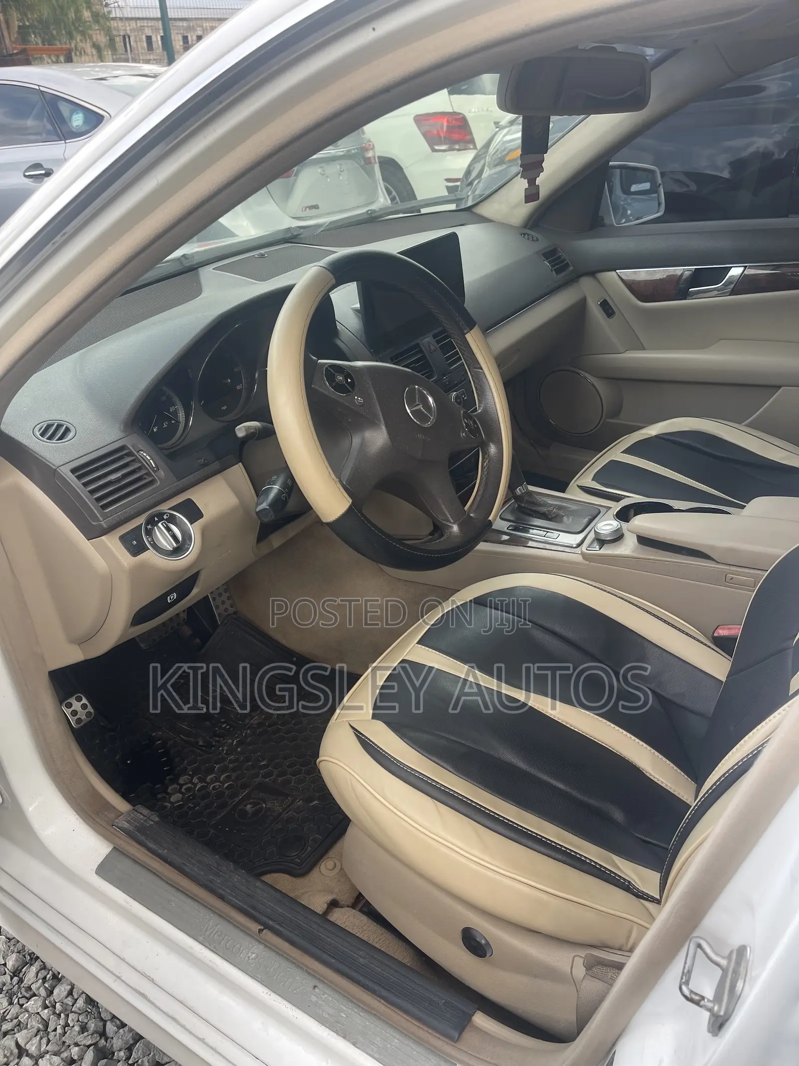 Mercedes-Benz C300 Sport 4Matic Sedan AWD (3.0L 6cyl 7A) 2011 White