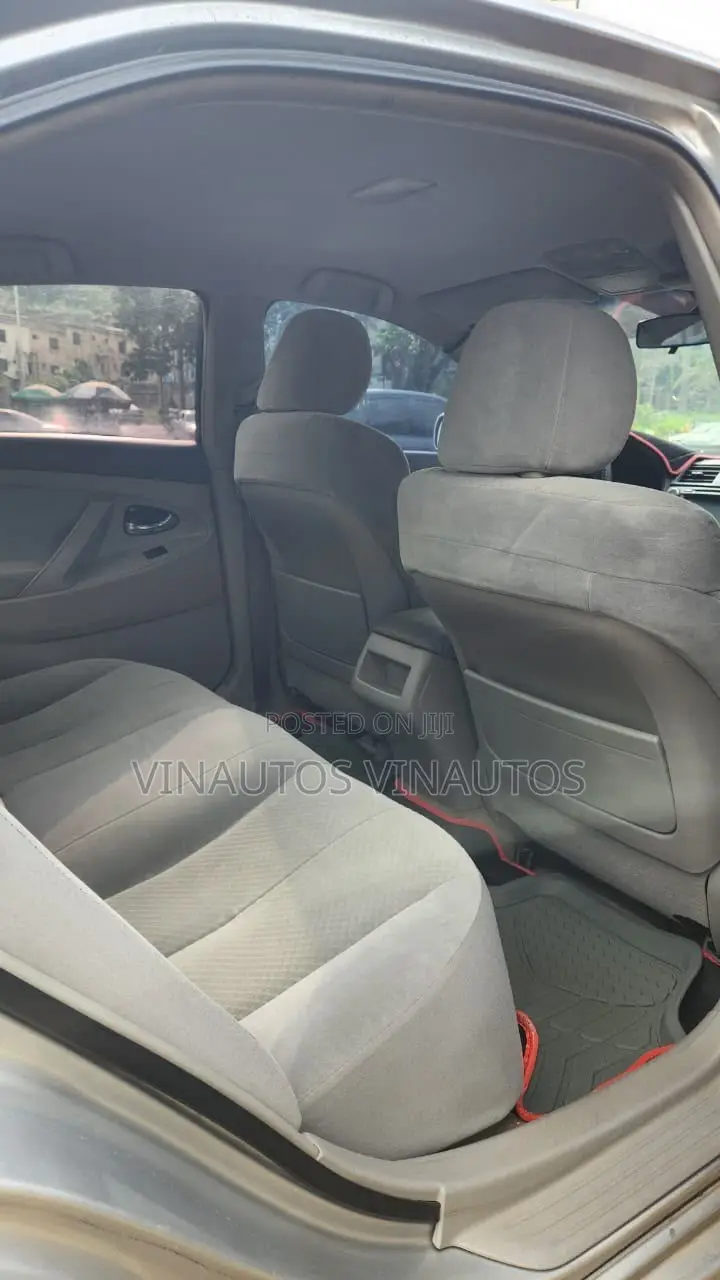 Toyota Camry 2009 Silver