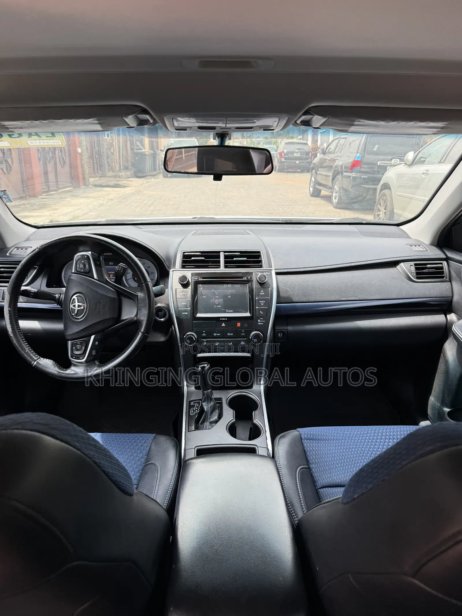 Toyota Camry SE w/Special Edition Pkg (2.5L 4cyl 6A) 2016 White