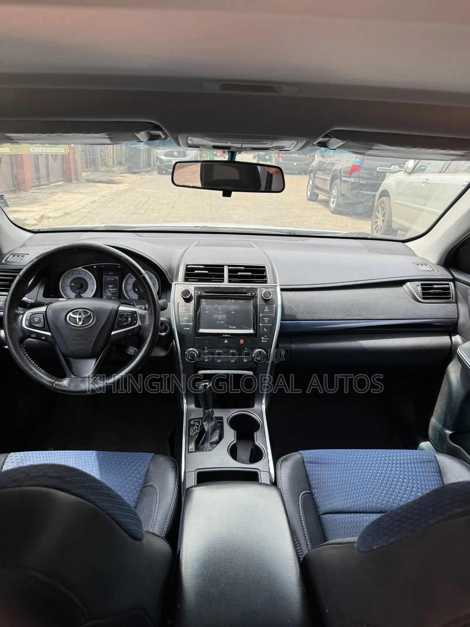 Toyota Camry SE w/Special Edition Pkg (2.5L 4cyl 6A) 2016 White