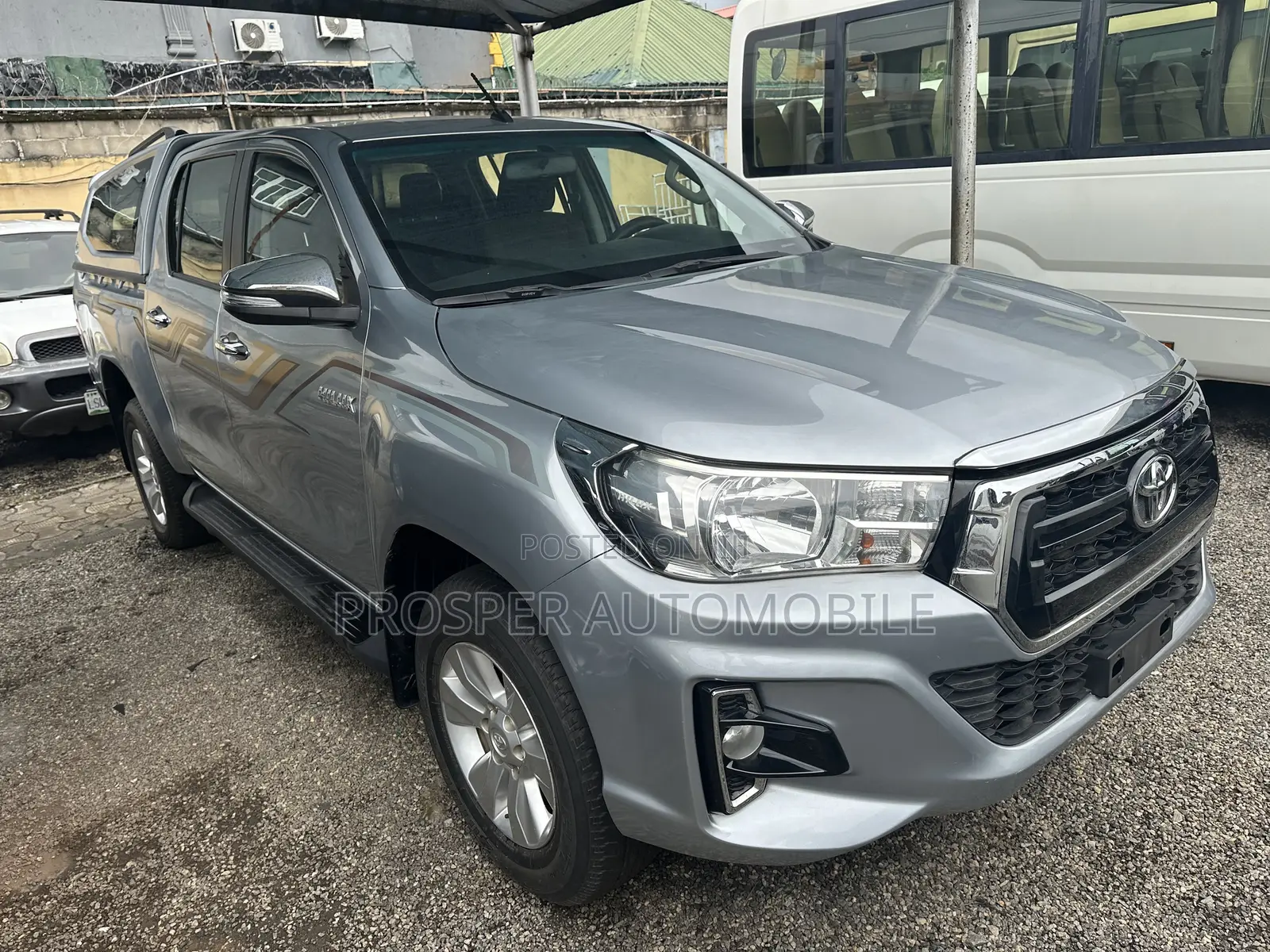 Toyota Hilux SR5 4x4 2018 Gray