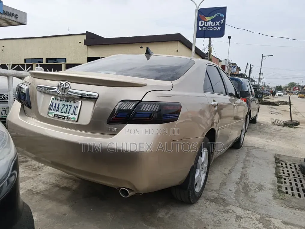 Toyota Camry 2008 Gold