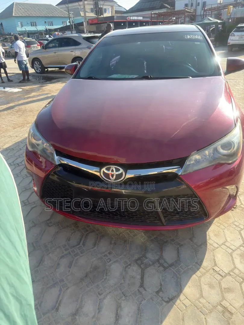 Toyota Camry 2016 Red