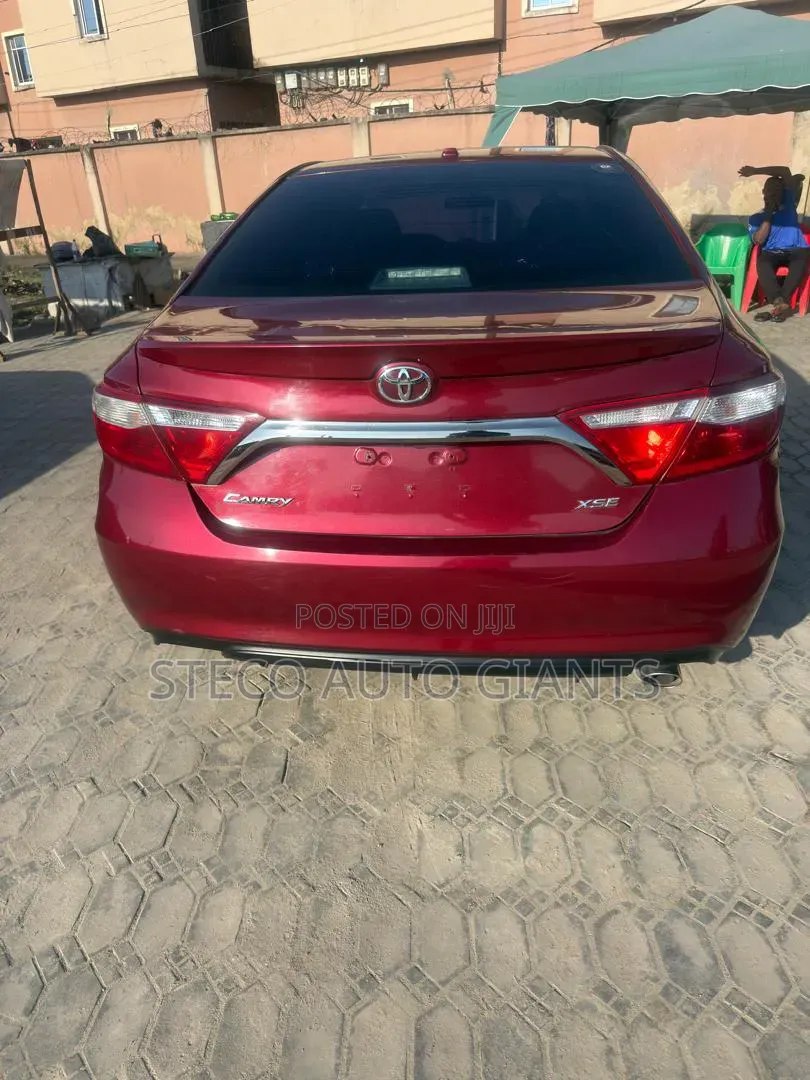 Toyota Camry 2016 Red