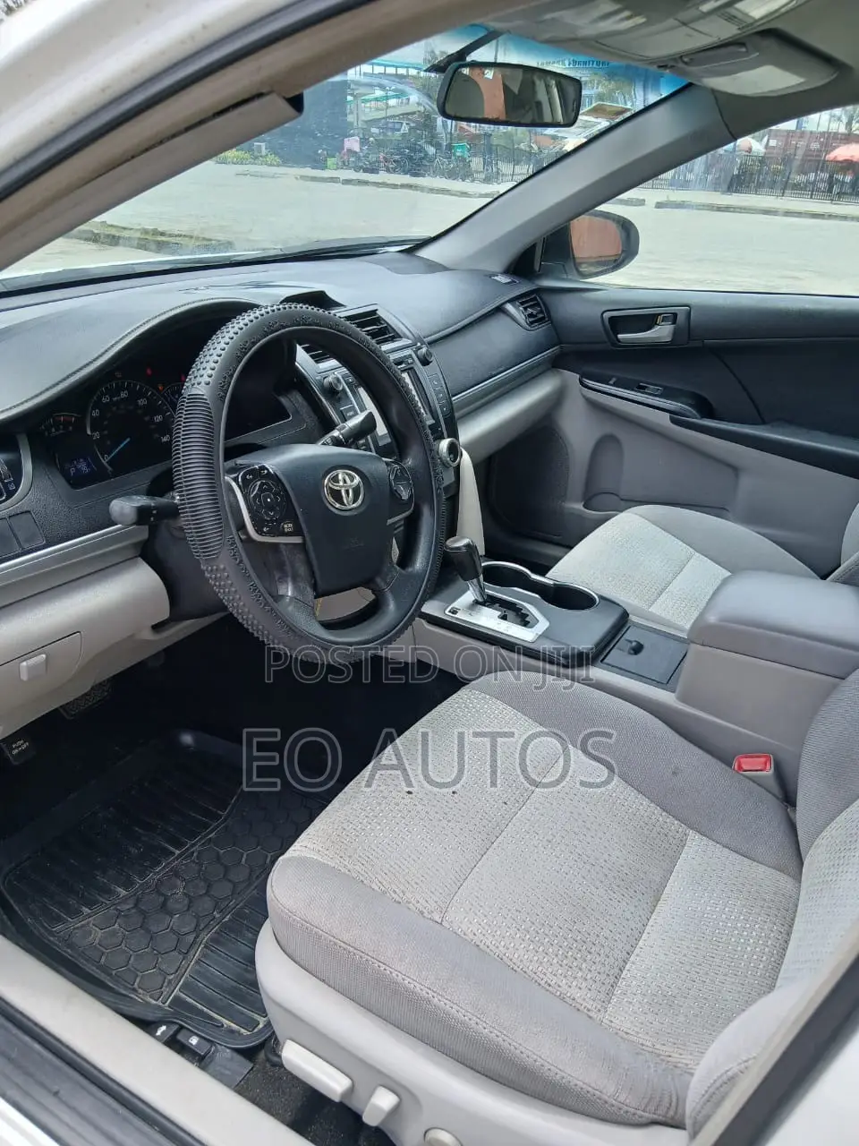Toyota Camry LE 4dr Sedan (2.5L 4cyl 6A) 2012 White