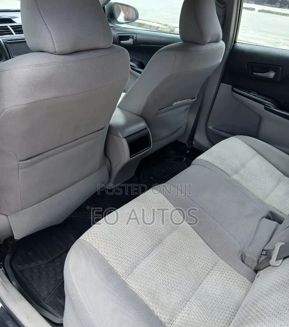 Toyota Camry LE 4dr Sedan (2.5L 4cyl 6A) 2012 White