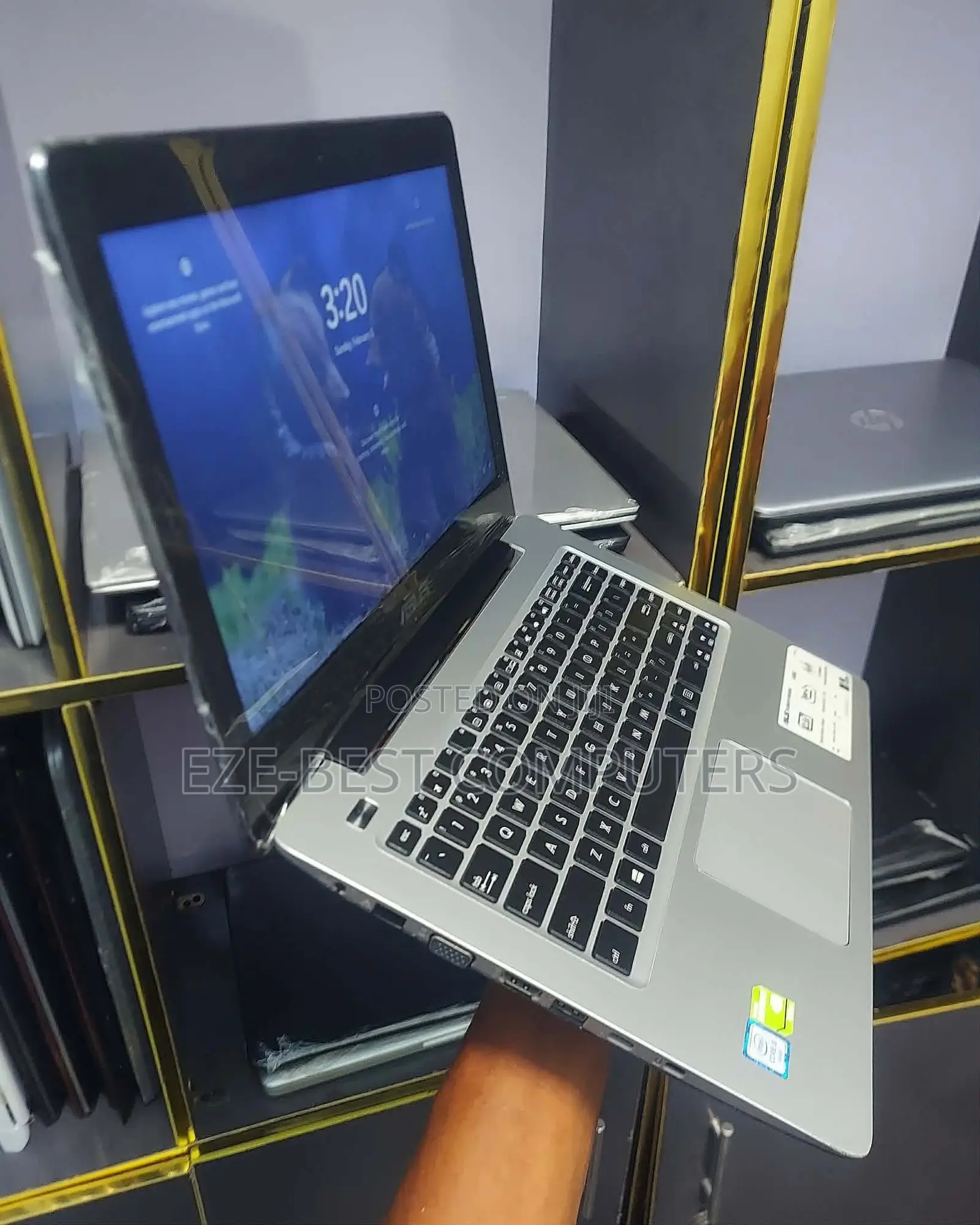 Laptop Asus X555LA 8GB Intel Core i7 SSD 128GB