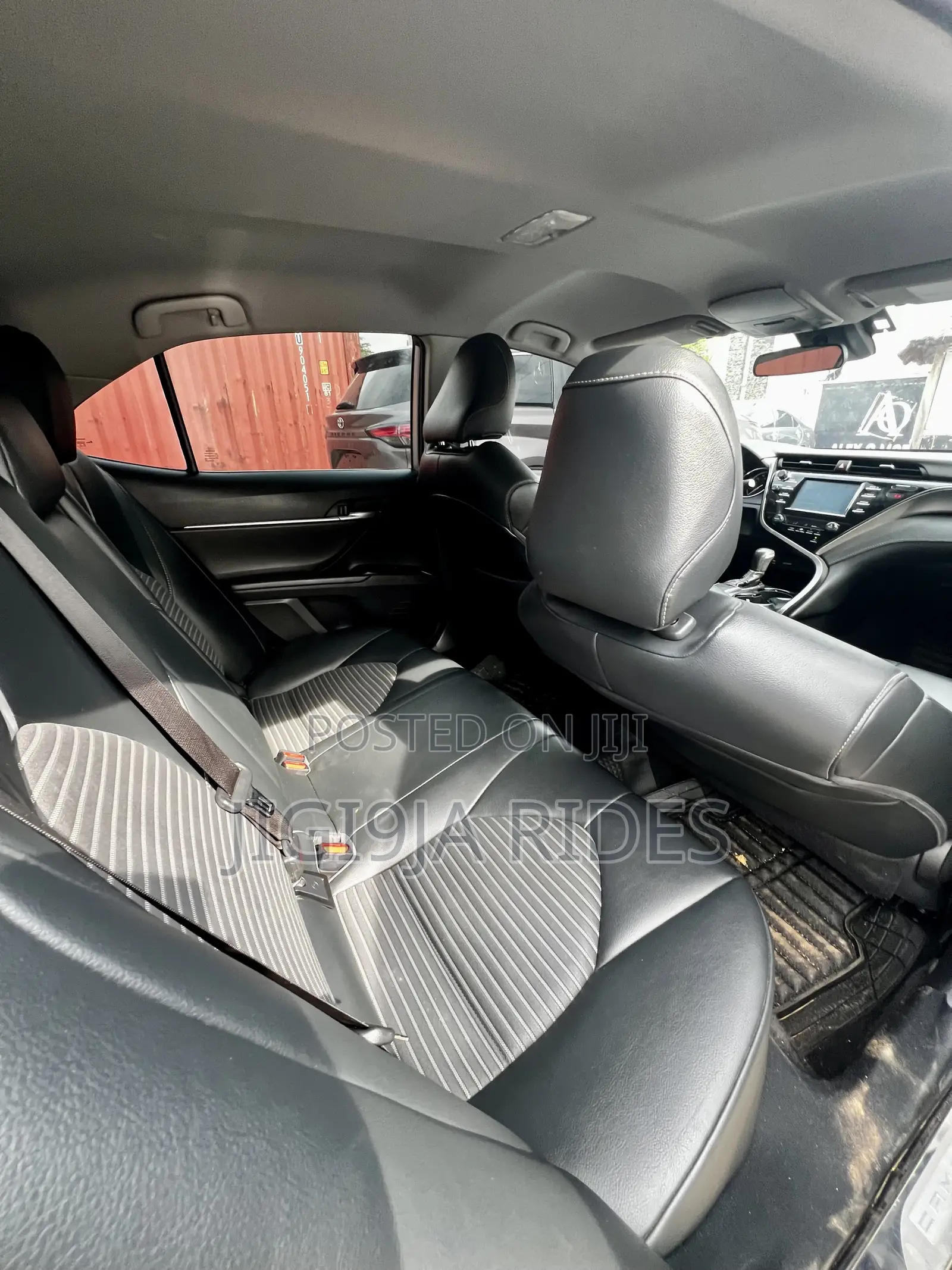 Toyota Camry 2019 Silver