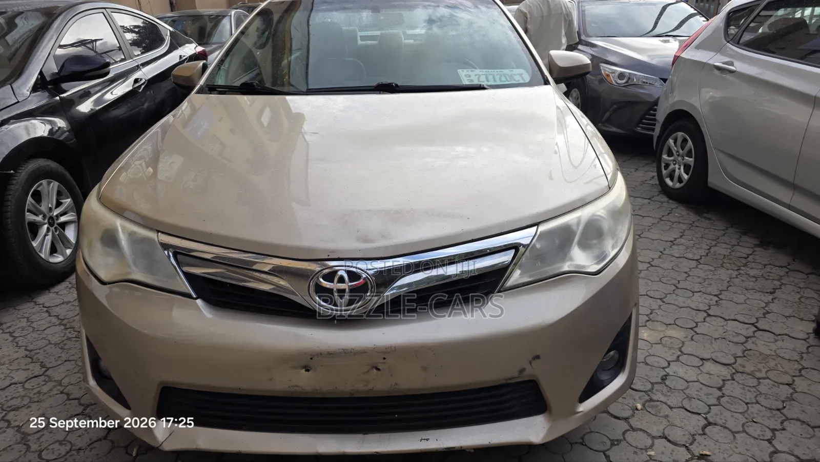 Toyota Camry LE 4dr Sedan (2.5L 4cyl 6A) 2012 Gold