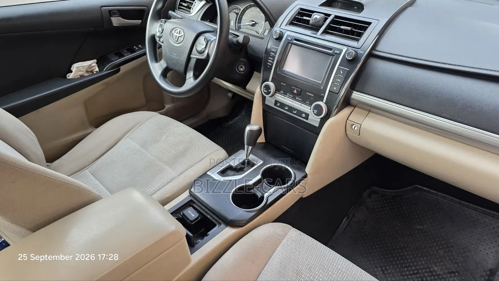 Toyota Camry LE 4dr Sedan (2.5L 4cyl 6A) 2012 Gold