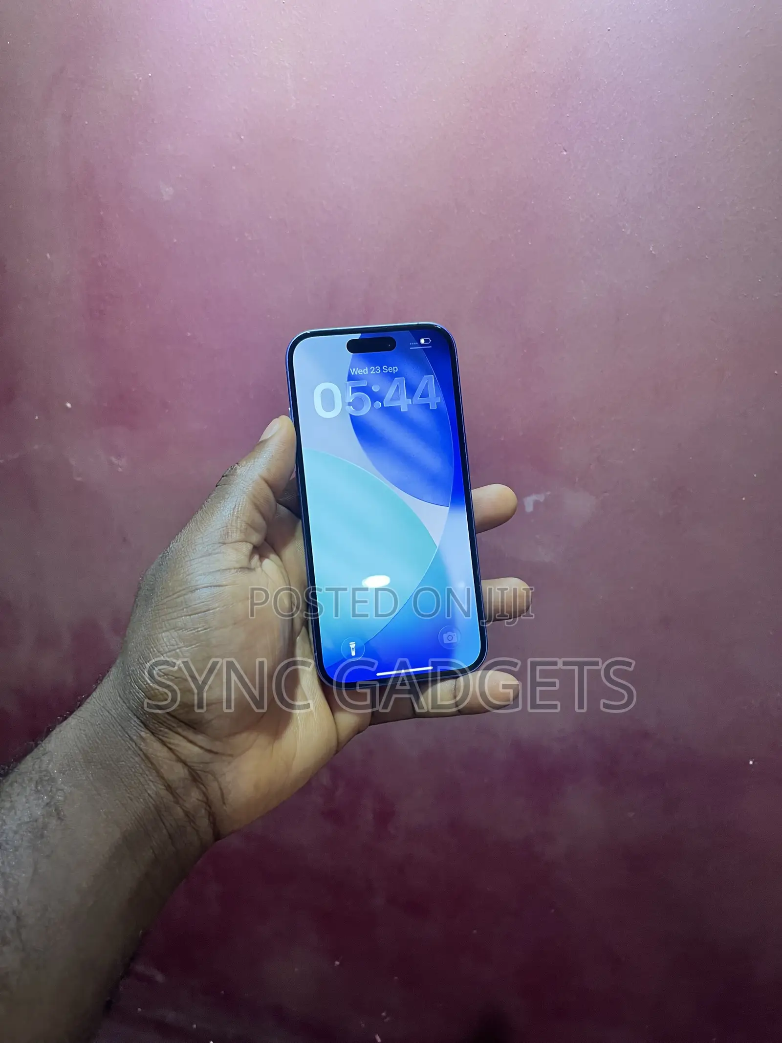 New Apple iPhone 16 128 GB Blue