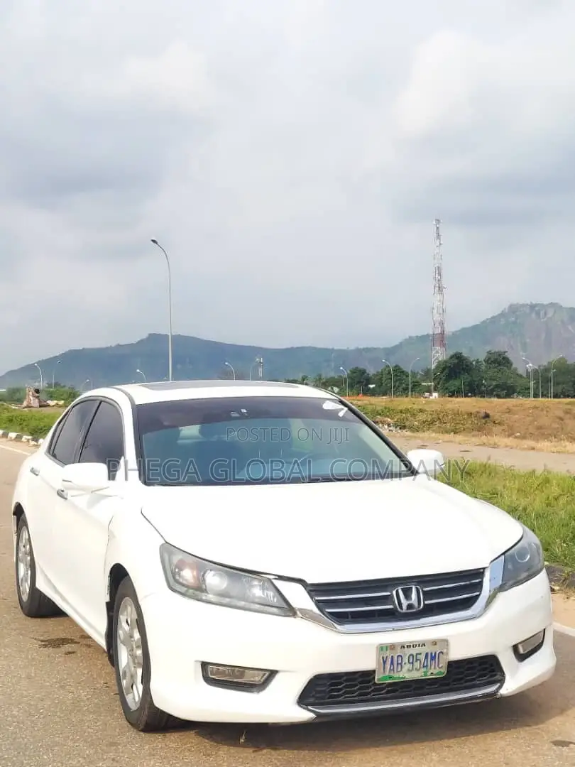 Honda Accord EX-L V-6 4dr Sedan FWD (3.5L 6cyl 6A) 2013 White