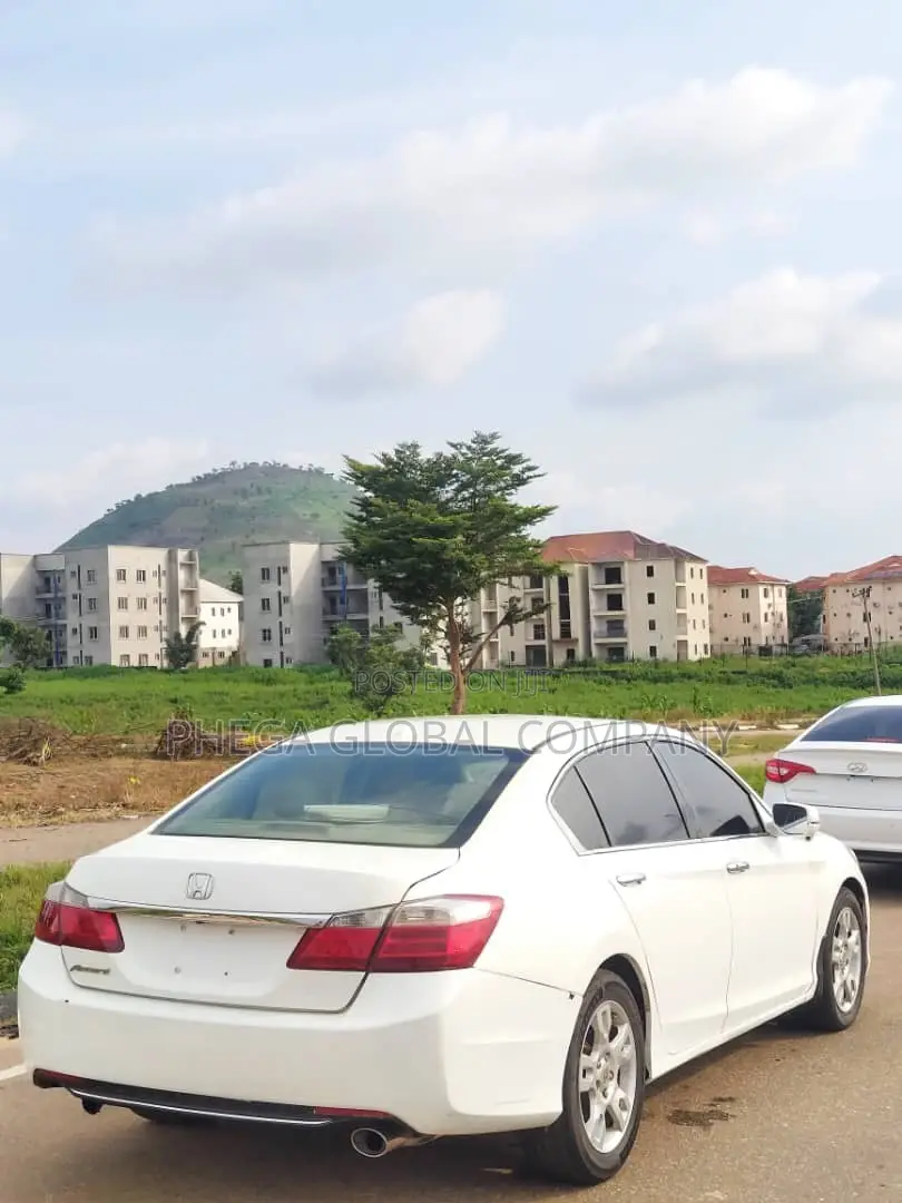 Honda Accord EX-L V-6 4dr Sedan FWD (3.5L 6cyl 6A) 2013 White