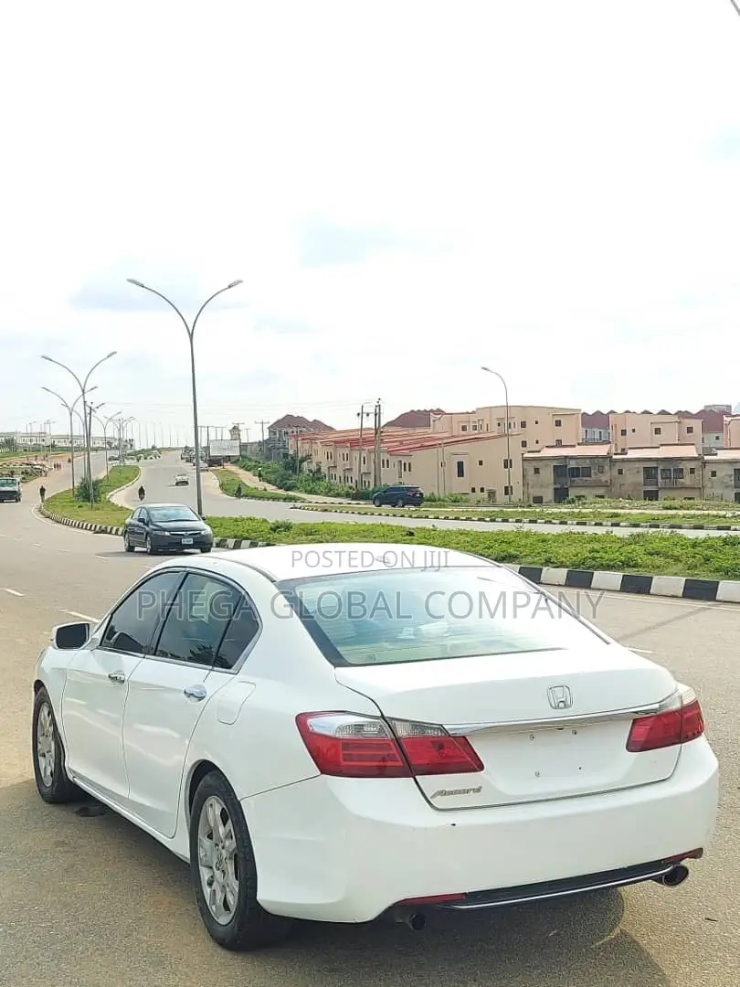 Honda Accord EX-L V-6 4dr Sedan FWD (3.5L 6cyl 6A) 2013 White