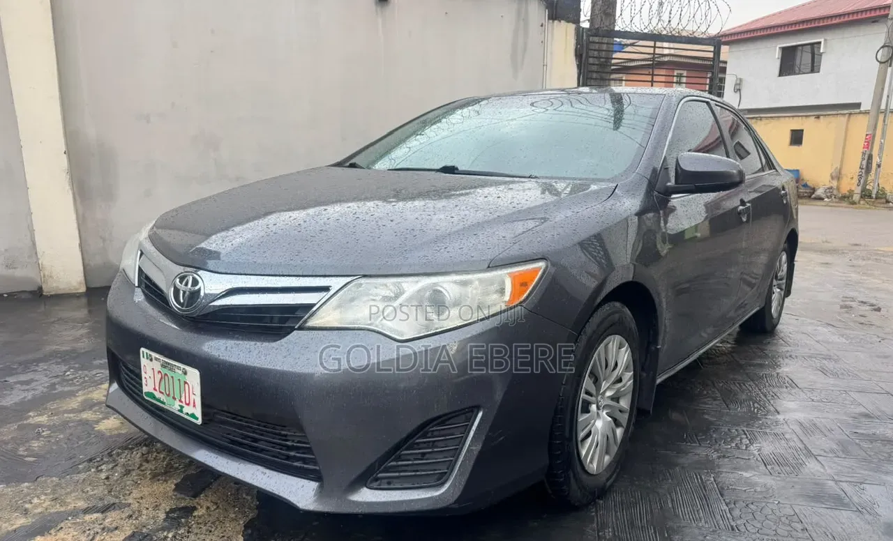 Toyota Camry 2014 Gray
