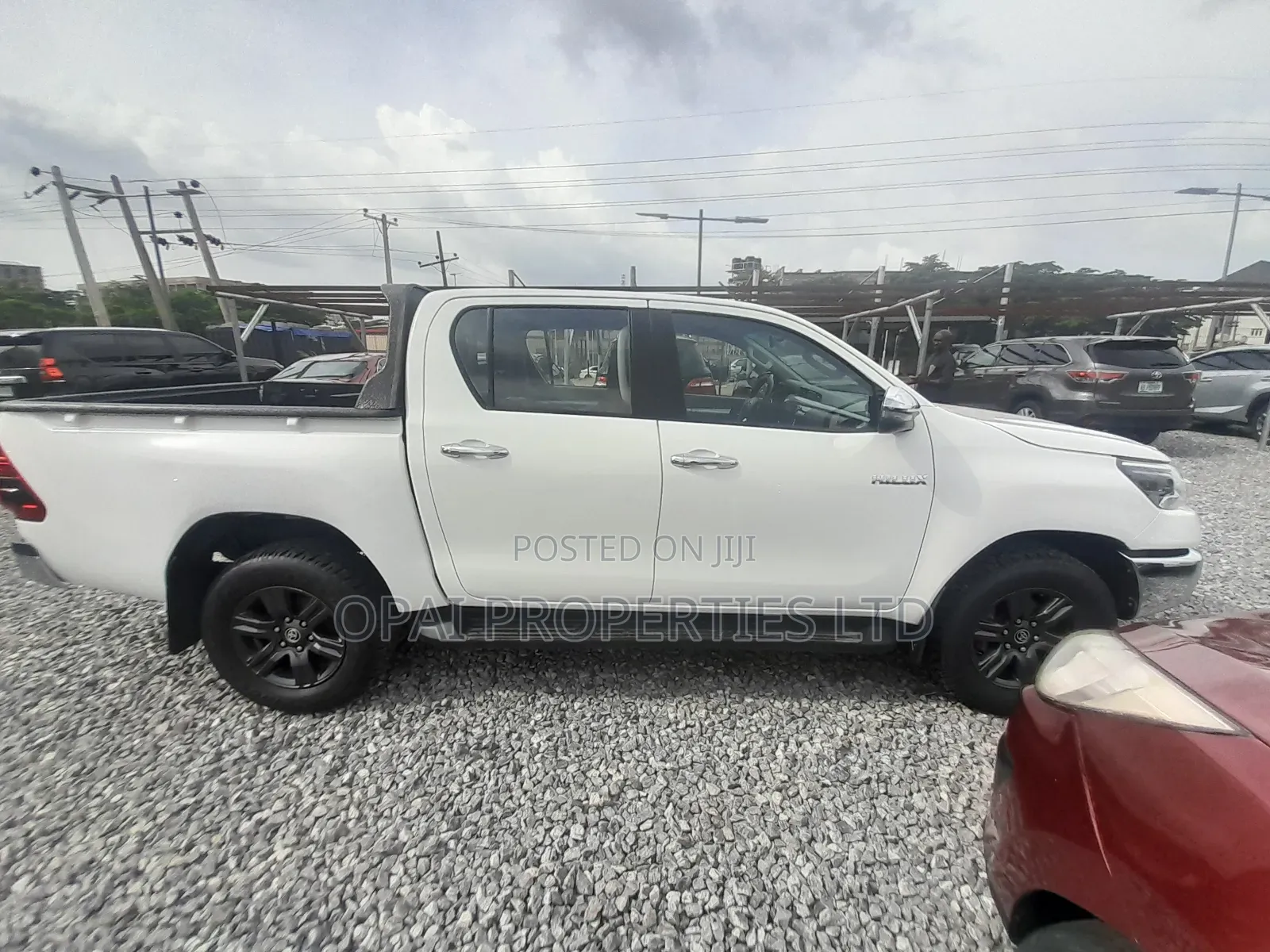 Toyota Hilux 2022 White