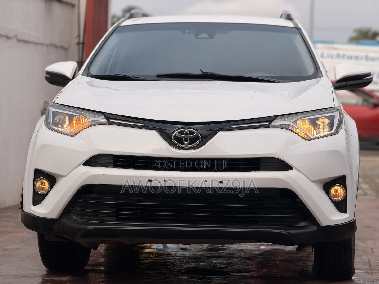 Toyota RAV4 LE AWD (2.5L 4cyl 6A) 2017 White