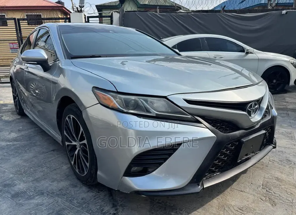 Toyota Camry 2018 Gray