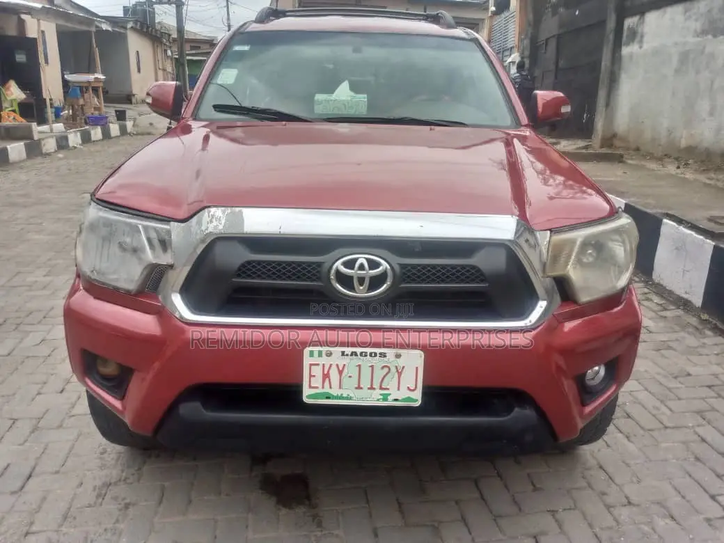 Toyota Tacoma 2015 Red