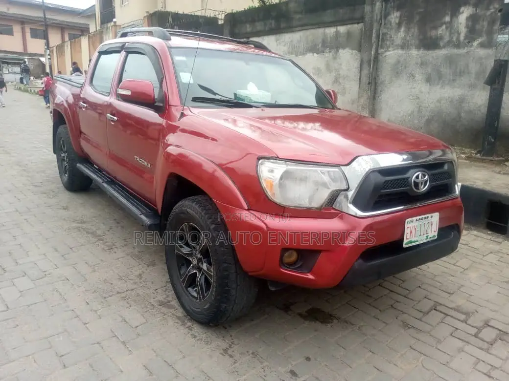 Toyota Tacoma 2015 Red