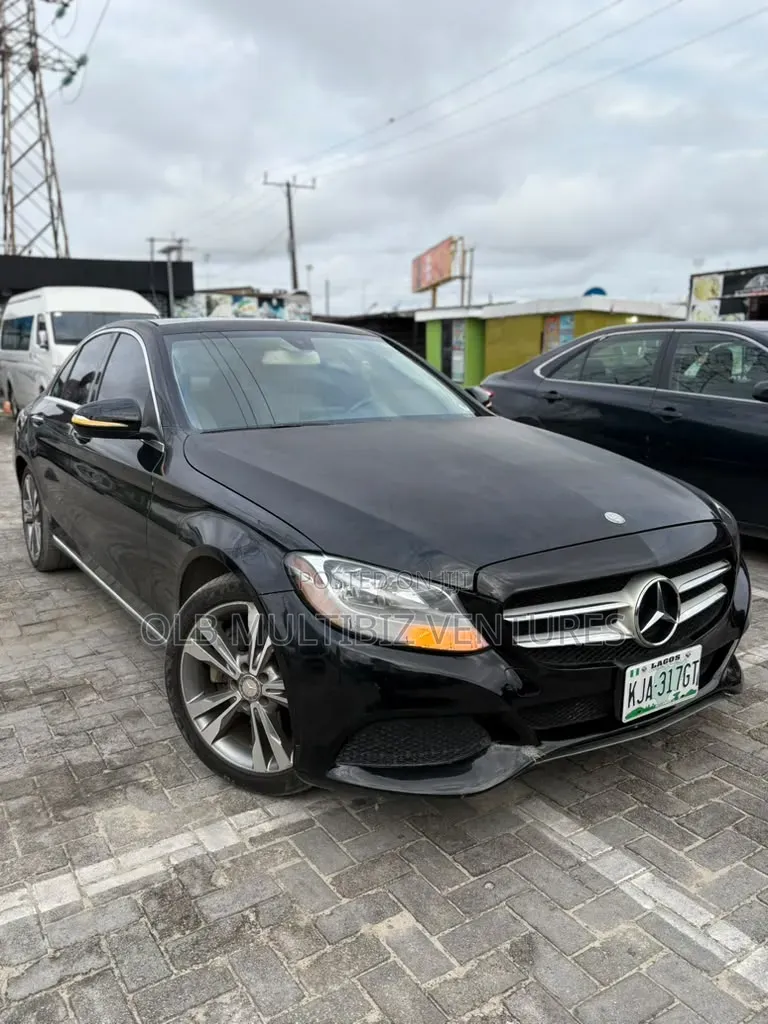 Mercedes-Benz C300 2016 Black