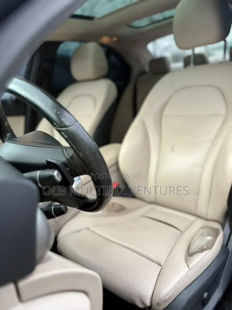 Mercedes-Benz C300 2016 Black