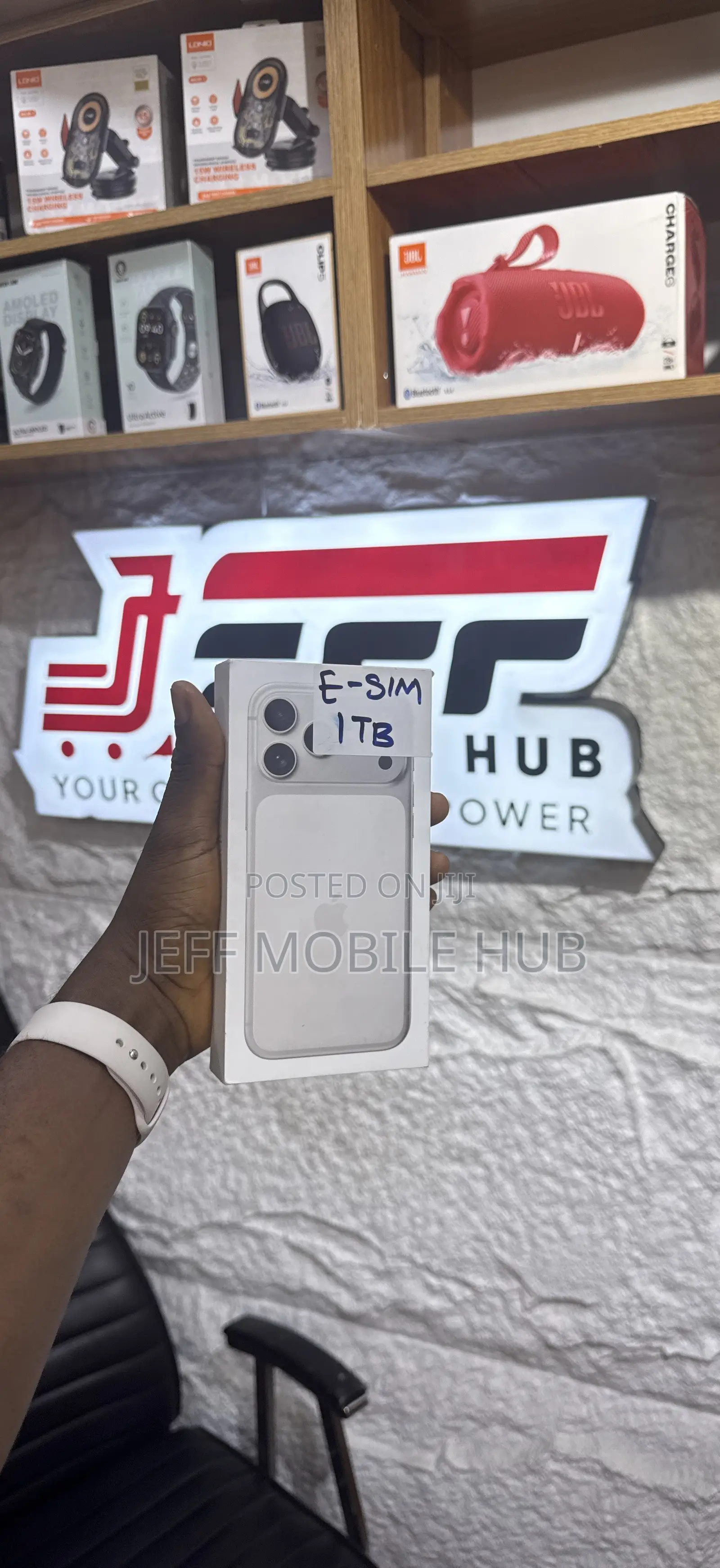 New Apple iPhone 17 Pro Max 1 TB Silver