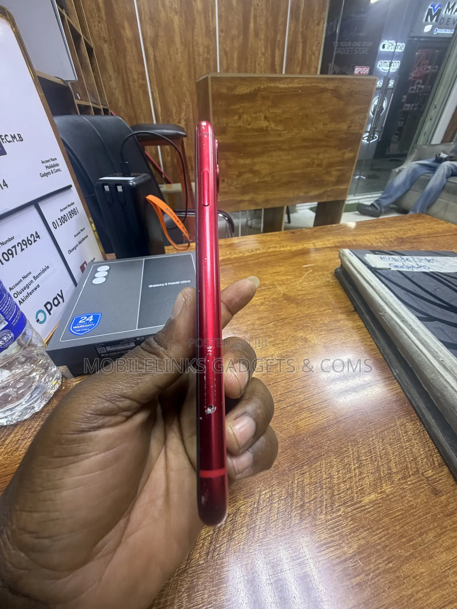 Apple iPhone 11 64 GB Red