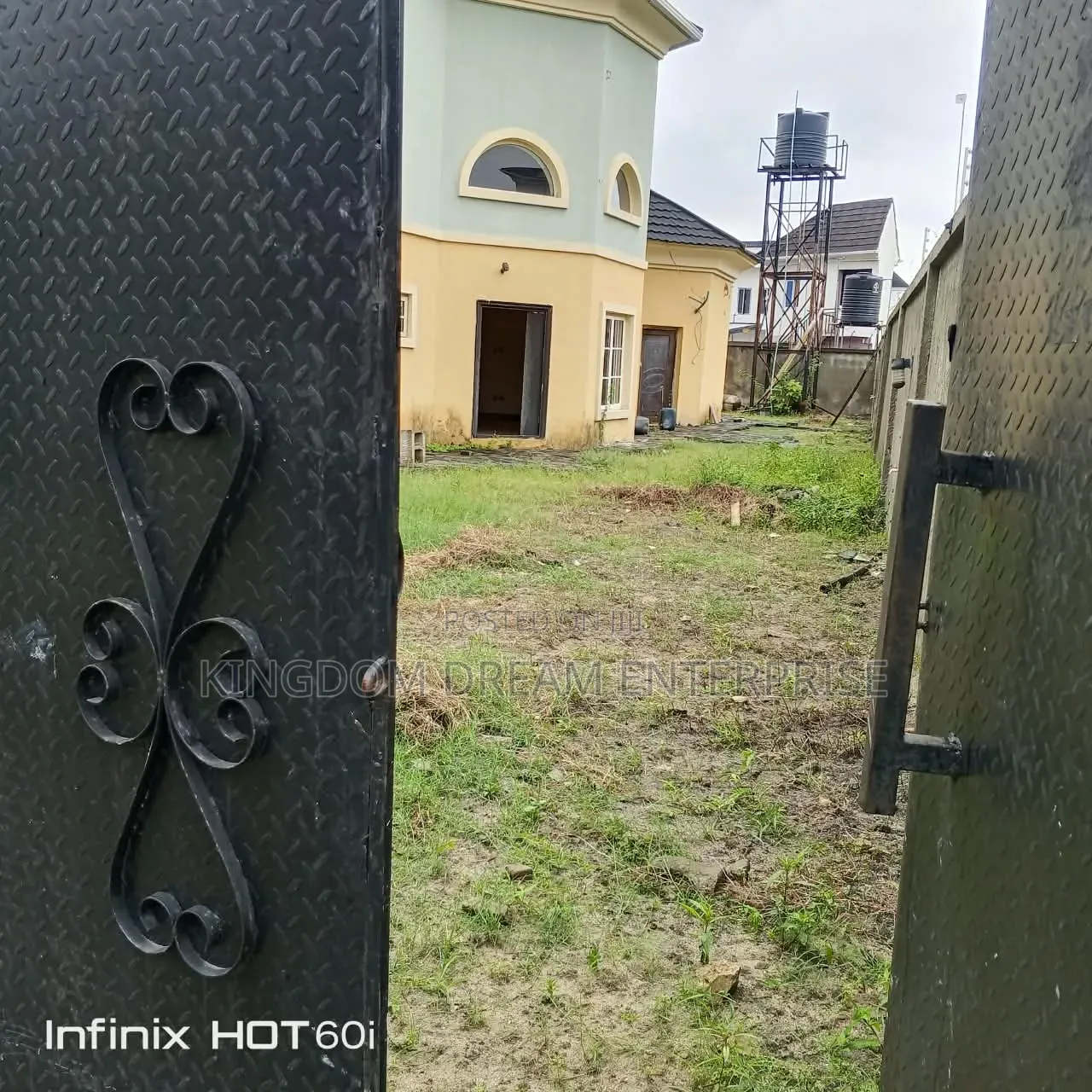 4bdrm Duplex in Silverland Estate for sale