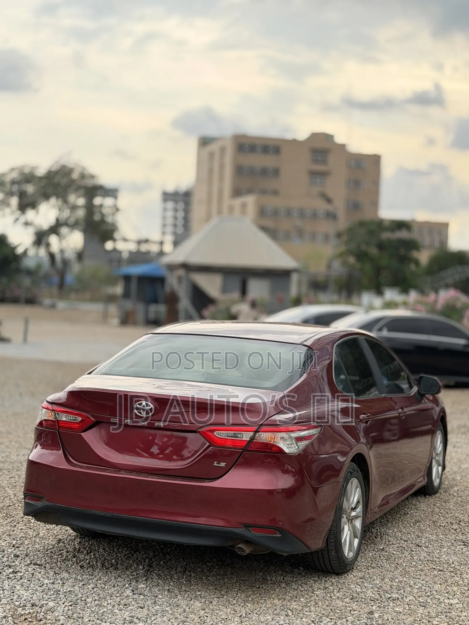 Toyota Camry LE (2.5L 4cyl 8A) 2019 Red
