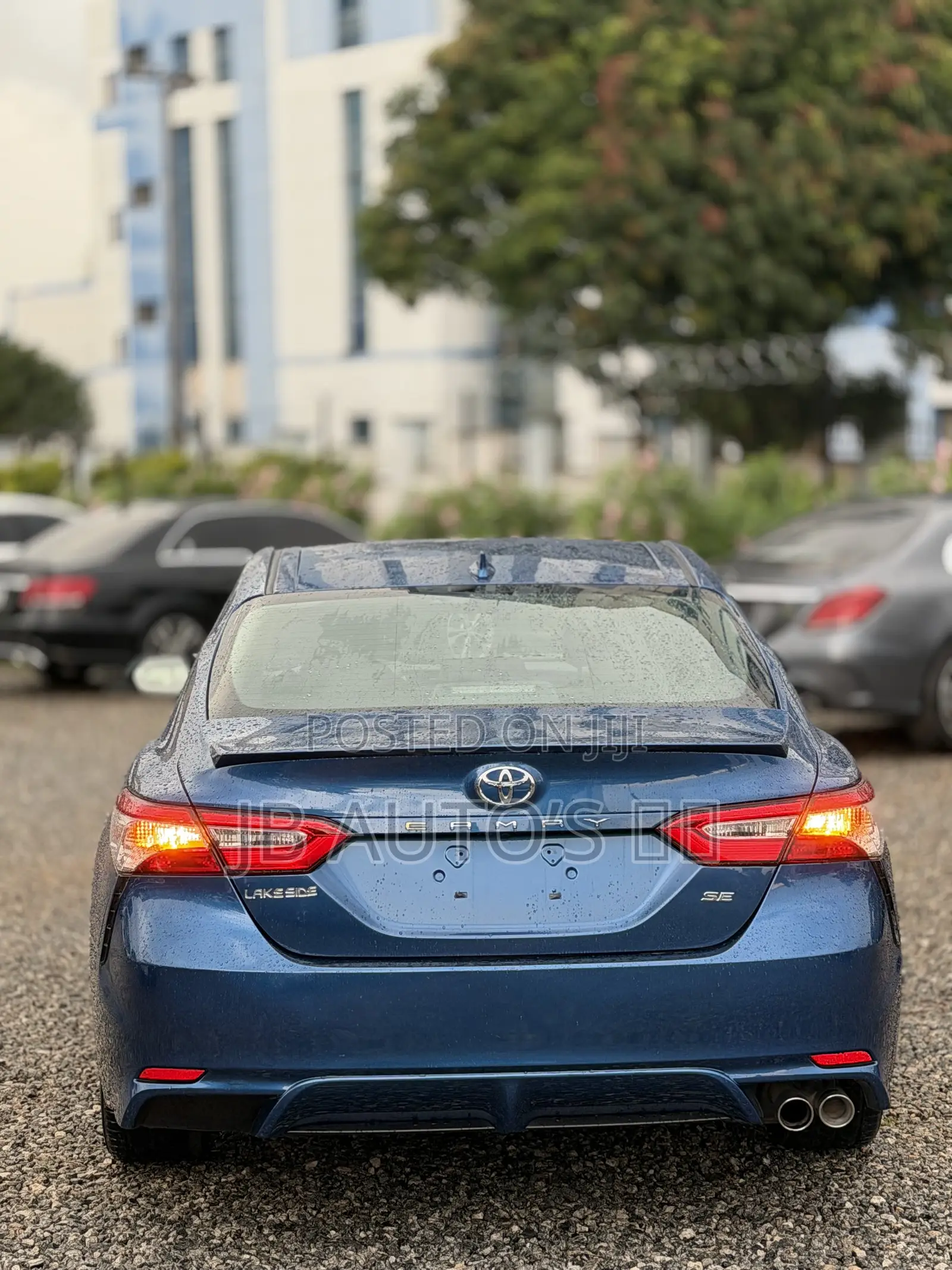 Toyota Camry SE FWD 2020 Blue