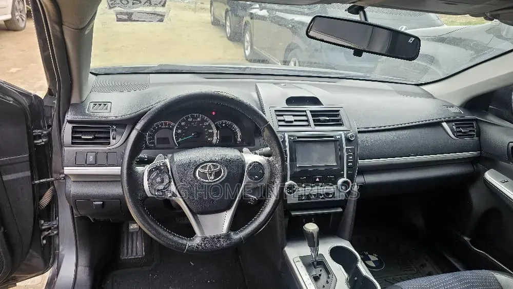 Toyota Camry SE V6 4dr Sedan (3.5L 6cyl 6A) 2013 Gray