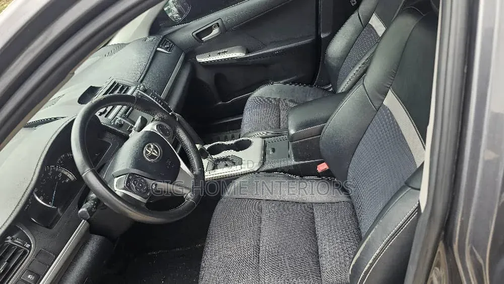 Toyota Camry SE V6 4dr Sedan (3.5L 6cyl 6A) 2013 Gray