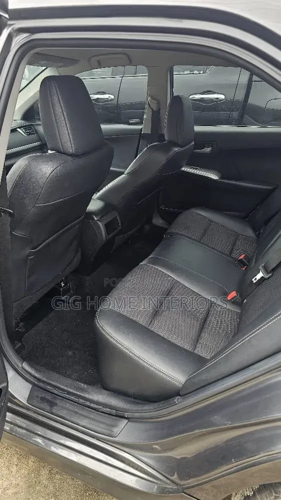 Toyota Camry SE V6 4dr Sedan (3.5L 6cyl 6A) 2013 Gray