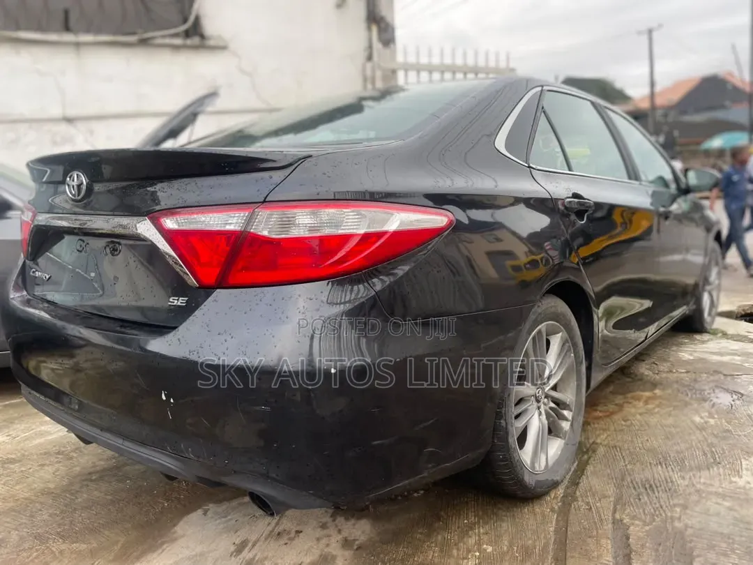 Toyota Camry SE 4dr Sedan (2.5L 4cyl 6A) 2015 Black