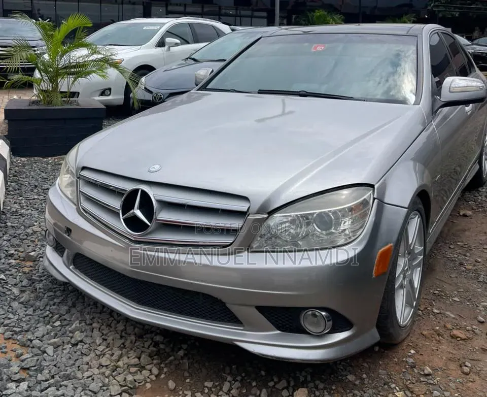 Mercedes-Benz C300 Luxury Sedan RWD (3.0L 6cyl 7A) 2010 Gray