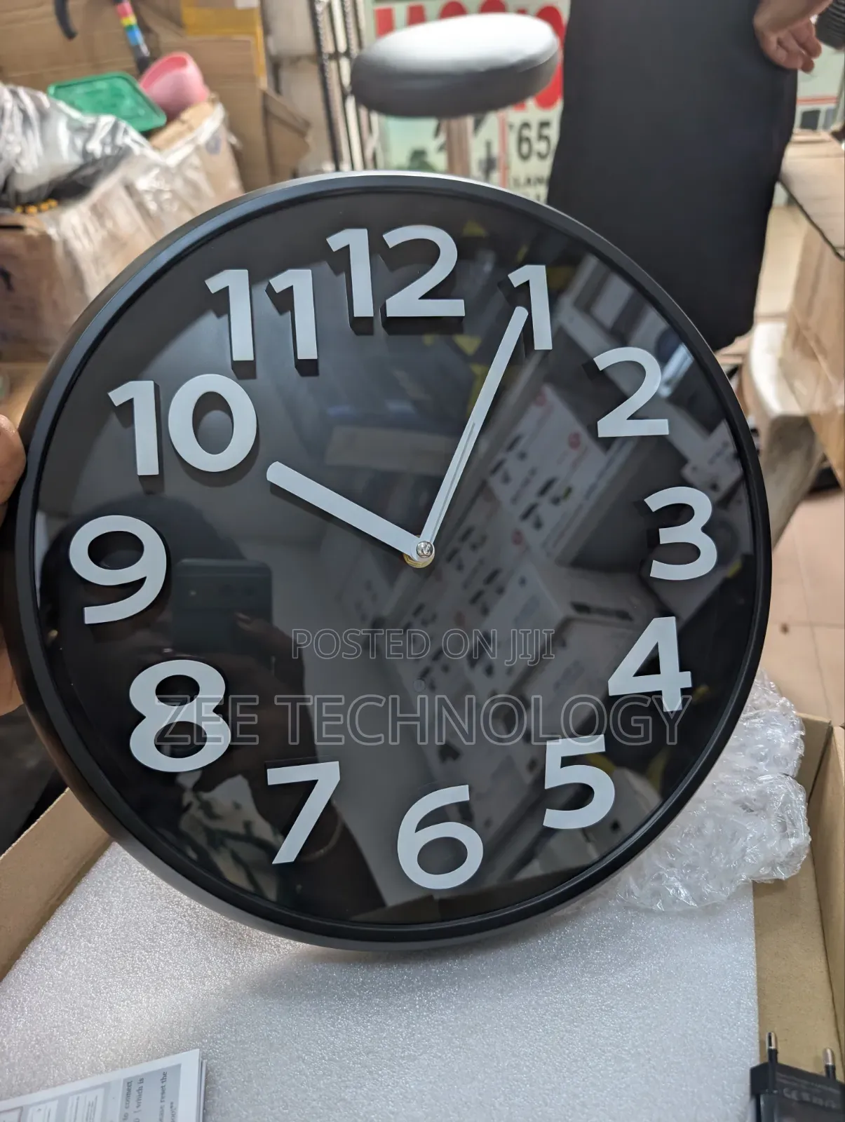 Spy Clock Camera With Hidden Lence Inbuilt Battery