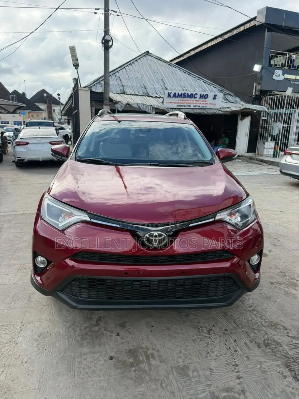 Toyota RAV4 XLE AWD (2.5L 4cyl 6A) 2017 Red