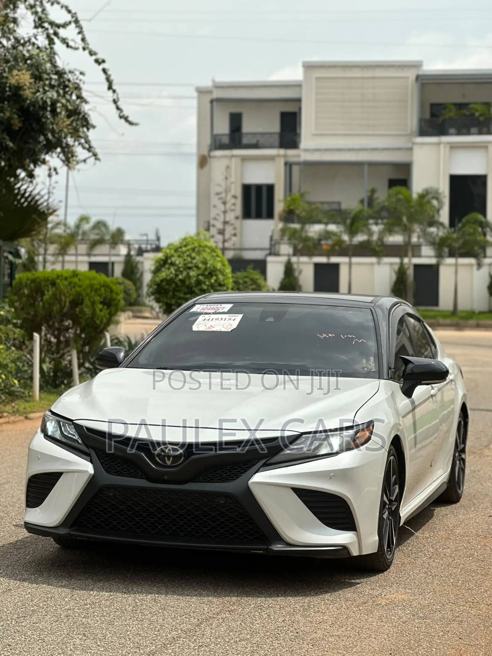Toyota Camry XSE FWD (2.5L 4cyl 8AM) 2018 White